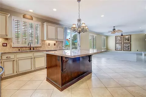 Kitchen - 14182 Crystal Vw, Riverside, CA 92508 photo 6 of 10