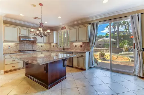 Kitchen - 14182 Crystal Vw, Riverside, CA 92508 photo 2 of 10