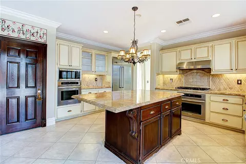 Kitchen - 14182 Crystal Vw, Riverside, CA 92508 photo 3 of 10