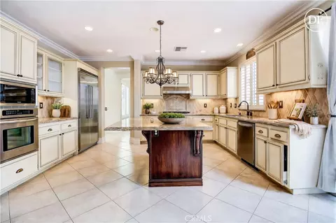 Kitchen - 14182 Crystal Vw, Riverside, CA 92508 photo 4 of 10