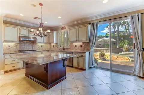 Kitchen - 14182 Crystal Vw, Riverside, CA 92508 photo 2 of 10