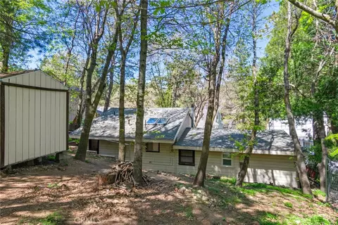 Exterior - 279 Forest Cir, Crestline, CA 92325 photo 5 of 7