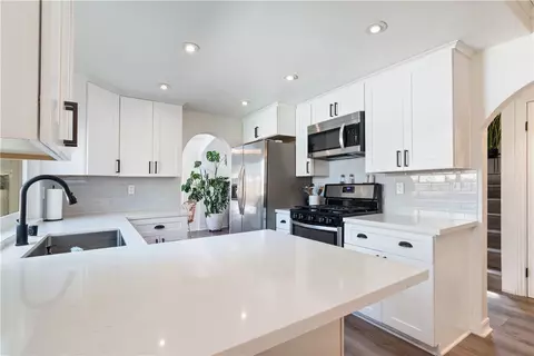 Kitchen - 274 Morning Sky, Perris, CA 92571 photo 3 of 3