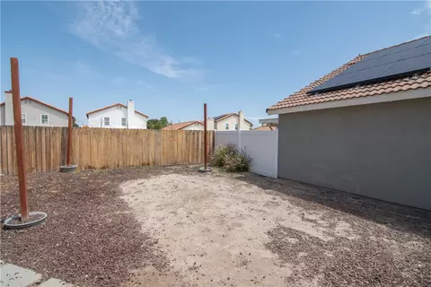 Exterior - 274 Morning Sky, Perris, CA 92571 photo 12 of 18