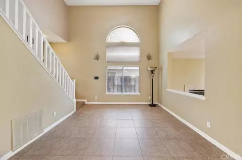 Living - 462 Coudures Way, Perris, CA 92571 photo 4 of 7