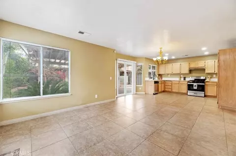 Living - 462 Coudures Way, Perris, CA 92571 photo 1 of 7