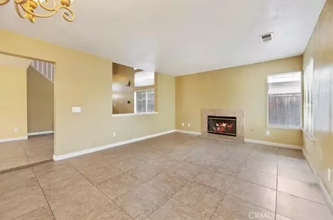 Living - 462 Coudures Way, Perris, CA 92571 photo 6 of 7