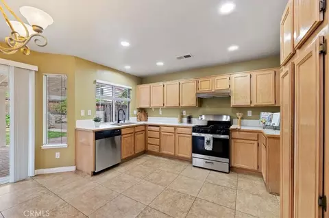 Kitchen - 462 Coudures Way, Perris, CA 92571 photo 1 of 4
