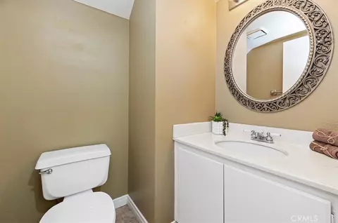 Bath - 462 Coudures Way, Perris, CA 92571 photo 1 of 4