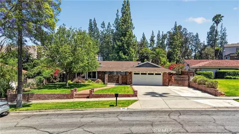 945 Le Conte Dr, Riverside, CA 92507