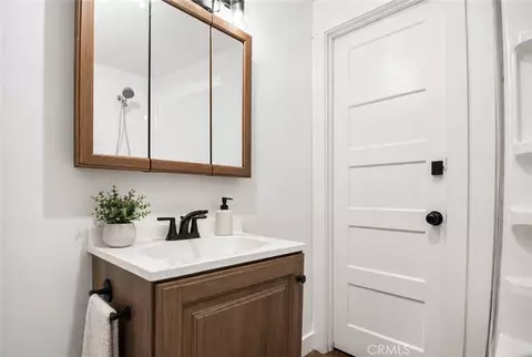 Bath - 1132 Calhoun, Redlands, CA 92374 photo 1 of 4