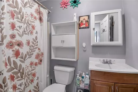 Bath - 1132 Calhoun, Redlands, CA 92374 photo 3 of 4