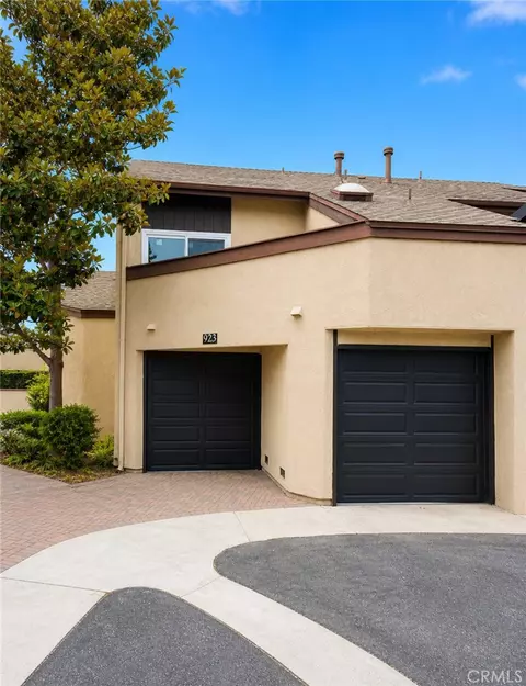 923 Hyde Ct, Costa Mesa, CA 92626