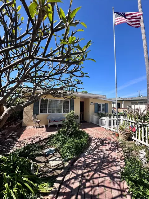 103 E Mariposa, San Clemente, CA 92672 photo 2