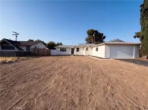 27807 Pluto St, Highland, CA 92346