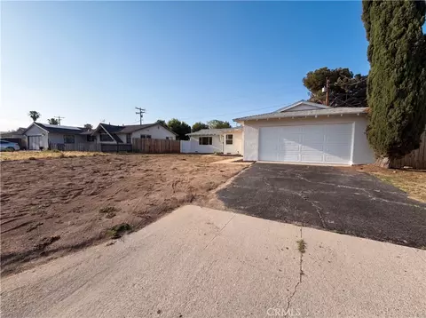 Exterior - 27807 Pluto St, Highland, CA 92346 photo 3 of 4