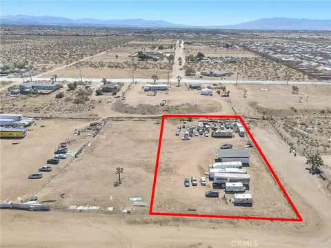 11525 Cactus Rd, Phelan, CA 92371