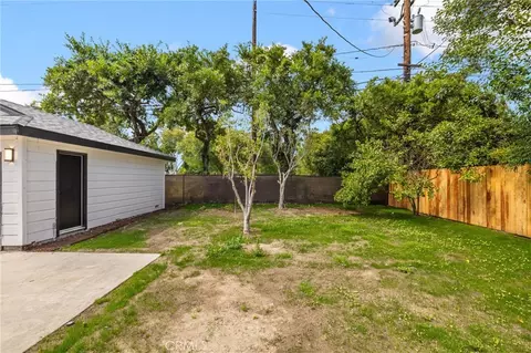 Exterior - 6953 E Stearns St, Long Beach, CA 90815 photo 11 of 17