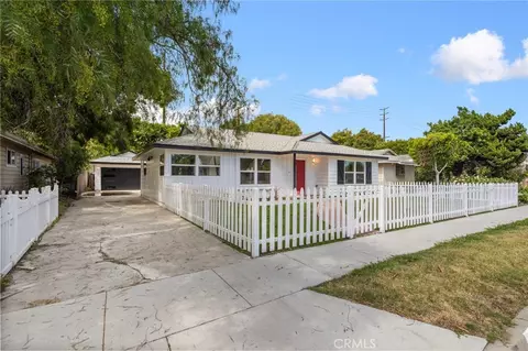 Exterior - 6953 E Stearns St, Long Beach, CA 90815 photo 2 of 17