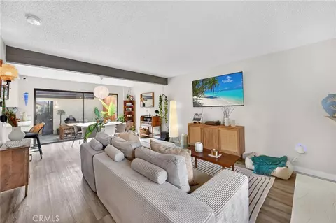 Living - 885 Via Sierra Nevada, Riverside, CA 92507 photo 1 of 3