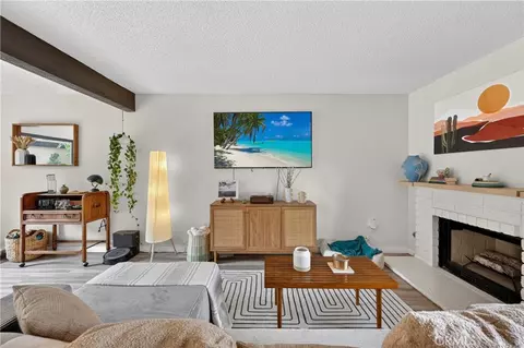 Living - 885 Via Sierra Nevada, Riverside, CA 92507 photo 3 of 3