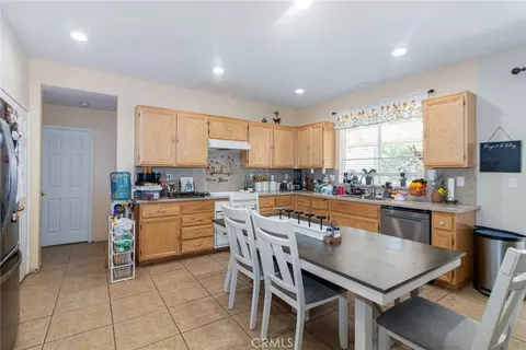 Kitchen - 10156 Marissa Ct, Hesperia, CA 92345 photo 2 of 2