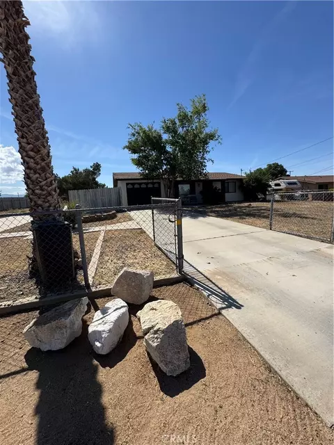 Exterior - 11968 Bornite, Hesperia, CA 92345 photo 2 of 11