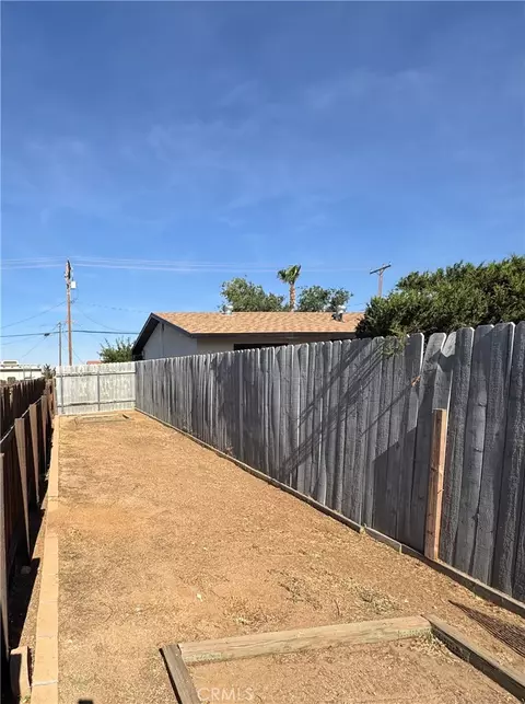 Exterior - 11968 Bornite, Hesperia, CA 92345 photo 10 of 11