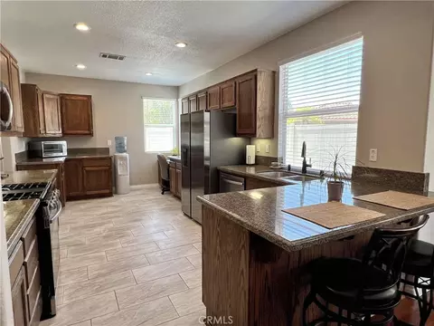 Kitchen - 16187 Cousins, Riverside, CA 92503 photo 3 of 4