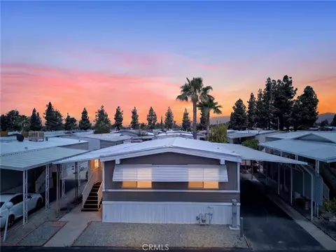 725 W Thornton Ave #139, Hemet, CA 92543