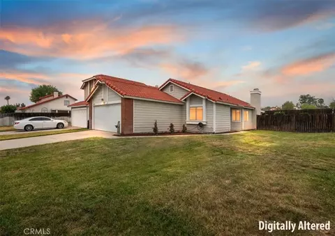 27870 Fieldstone Dr, Highland, CA 92346