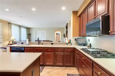 Kitchen - 2967 Mangular, Corona, CA 92882 photo 4 of 5