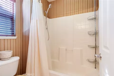 Bath - 2967 Mangular, Corona, CA 92882 photo 2 of 5