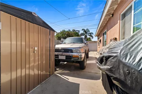 Exterior - 217 E 5th St, Perris, CA 92570 photo 3 of 6