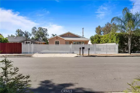 217 E 5th St, Perris, CA 92570