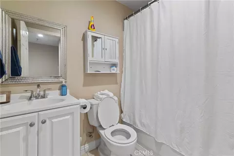 Bath - 217 E 5th St, Perris, CA 92570 photo 4 of 4