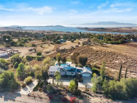 20204 Lakeridge, Perris, CA 92570 photo 2