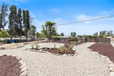 Exterior - 1202 Amethyst St, Mentone, CA 92359 photo 5 of 6