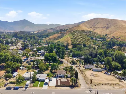 View/Area - 1202 Amethyst St, Mentone, CA 92359 photo 1 of 3