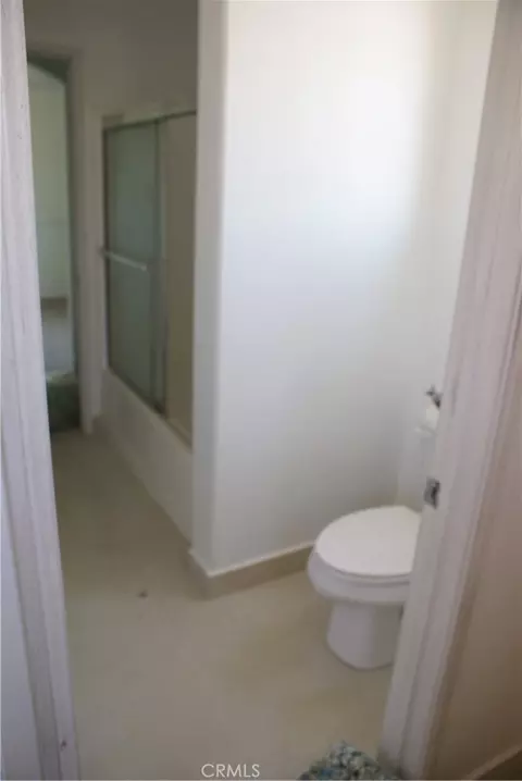 Bath - 2338 Willowbrook Ln, Perris, CA 92571 photo 2 of 2