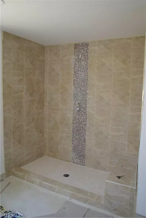 Bath - 2338 Willowbrook Ln, Perris, CA 92571 photo 1 of 2