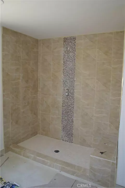Bath - 2338 Willowbrook Ln, Perris, CA 92571 photo 1 of 2