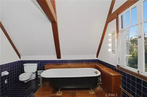 Bath - 4579 University, Riverside, CA 92501 photo 4 of 4