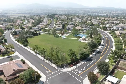 View/Area - 42585 Devant Cir, Temecula, CA 92592 photo 7 of 8