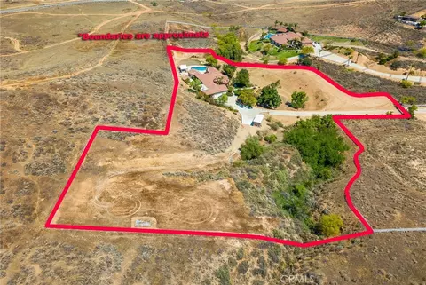 View/Area - 9609 Equestrian Dr, Riverside, CA 92503 photo 2 of 2