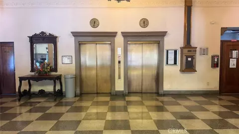 Entry Way - 315 W 3rd, Long Beach, CA 90802 photo 2 of 2
