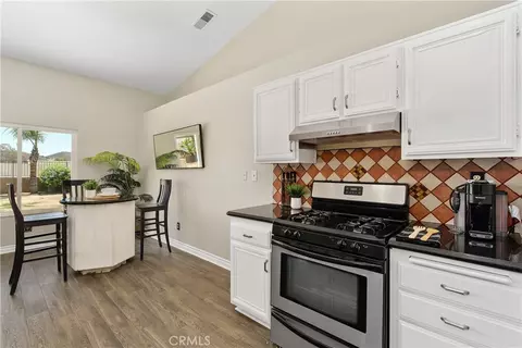 Kitchen - 33732 Great Fls, Wildomar, CA 92595 photo 4 of 4