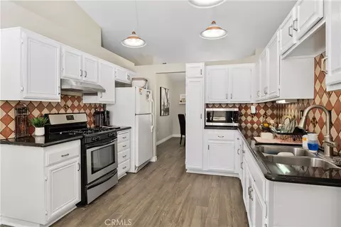 Kitchen - 33732 Great Fls, Wildomar, CA 92595 photo 2 of 4