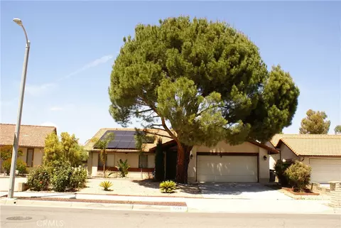 2250 Redwood Dr, Hemet, CA 92545