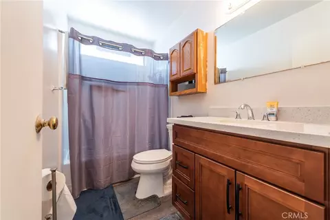Bath - 6732 San Joaquin, Riverside, CA 92503 photo 1 of 1